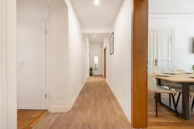 Grundriss der Unterkunft 4 Zimmer Große Küche Balkon am Maybachufer