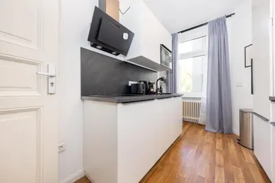 Küche/Küchenzeile in der Unterkunft 4 Zimmer Große Küche Balkon am Maybachufer