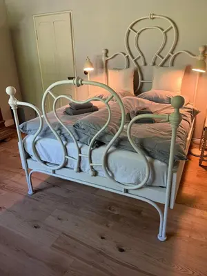 Ein Bett oder Betten in einem Zimmer der Unterkunft Große Loft im Naturschutzgebiet mit eigenem Garten