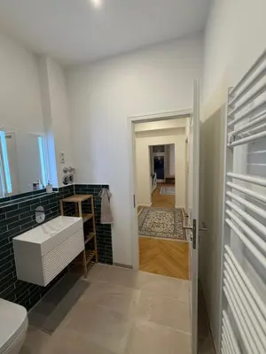 Ein Badezimmer in der Unterkunft Rockchair - NB20 Cozy Apartment in Friedrichshain Ostkreuz