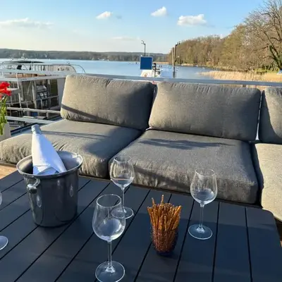 Hausboot TraumZeitBoot Helmut - exklusiver Festlieger in perfekter Lage am Scharmützelsee Bad Saarow