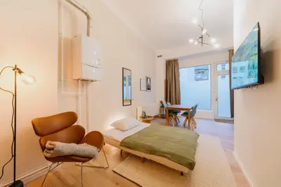 TV/Unterhaltungsangebot in der Unterkunft 2 Bedroom-UrbanApartment-Berlin