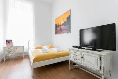 TV/Unterhaltungsangebot in der Unterkunft Green Apartment Studio for 3