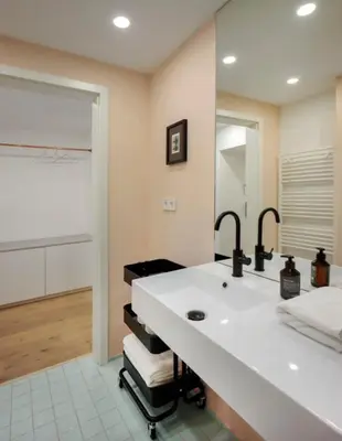 Ein Badezimmer in der Unterkunft Berlin Suites & Residencies