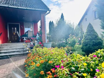 Ein Garten an der Unterkunft Ferienwohnung Nettelbeck