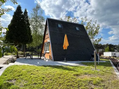 Das Gebäude in dem sich das Ferienhaus befindet