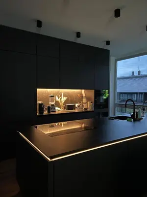 Küche/Küchenzeile in der Unterkunft Bad Seerose mit Seeblick, Dachterrasse, Pool und Sauna
