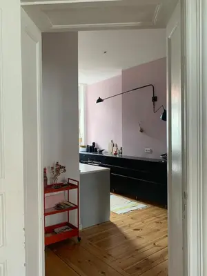 Küche/Küchenzeile in der Unterkunft Colorful design 2room w balcony next Maybachufer