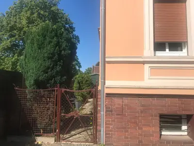 Das Gebäude in dem sich die Ferienwohnung befindet