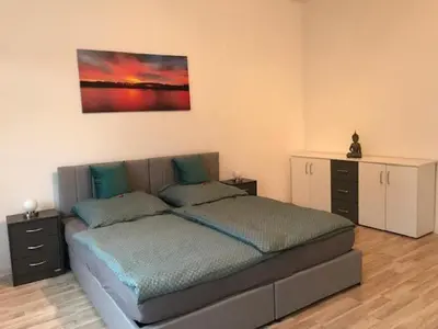 Ein Sitzbereich in der Unterkunft 2 Zimmer-Apartment 72 qm bei Berlin