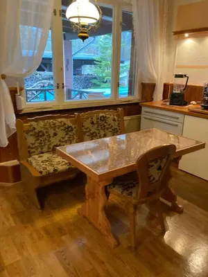 Ein Sitzbereich in der Unterkunft Ferienwohnung am Waldesrand