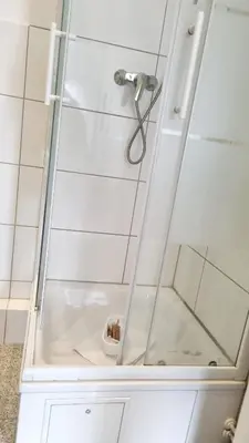 Ein Badezimmer in der Unterkunft Green Apartment Fine for couples Neukölln