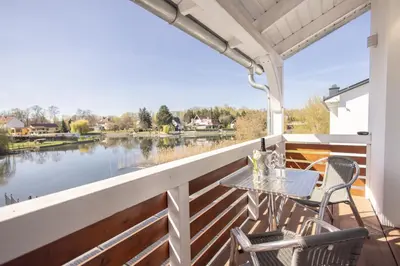 Blick auf einen Fluss in der Nähe der Pension