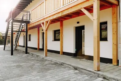 Das Gebäude in dem sich die Ferienwohnung befindet