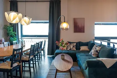 Ein Sitzbereich in der Unterkunft Schönhaus Prenzlauer Berg - Großzügiges Design-Apartment