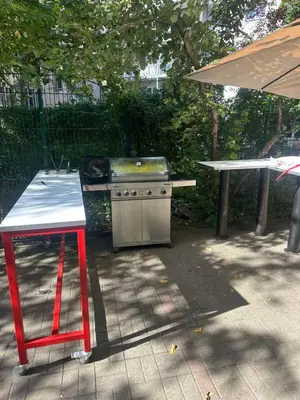 Ein für Gäste verfügbarer Grill in der Ferienwohnung