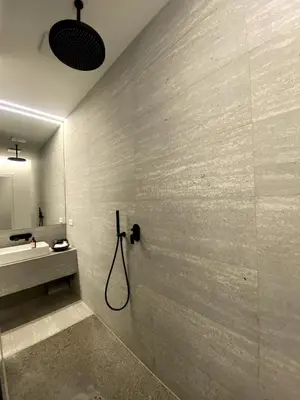 Ein Badezimmer in der Unterkunft Luxury penthouse near Ku-damm