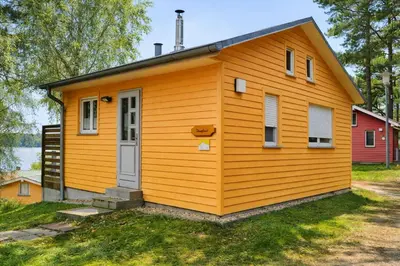 Das Gebäude in dem sich das Ferienhaus befindet