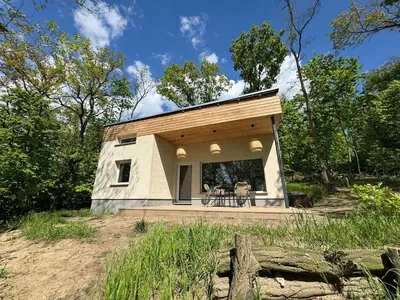 Das Gebäude in dem sich das Ferienhaus befindet