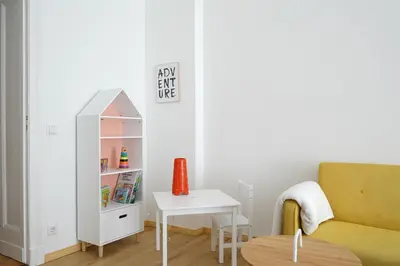 Ein Sitzbereich in der Unterkunft Familienfreundliches Apartment im Herzen Berlins