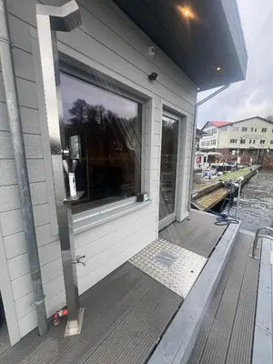 Das Gebäude in dem sich das Boot befindet
