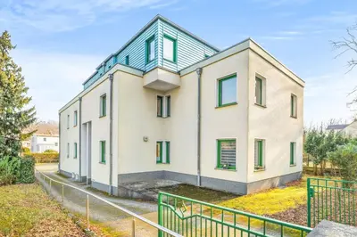 Das Gebäude in dem sich die Ferienwohnung befindet