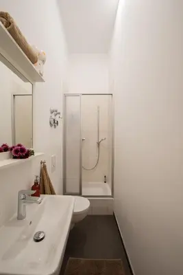 Ein Badezimmer in der Unterkunft Urban Apartment Friedrichshain Boxhagenerstraße