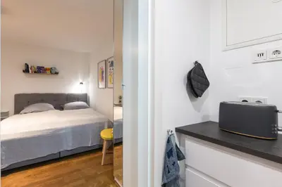 Ein Bett oder Betten in einem Zimmer der Unterkunft J8 Room22 Studioapartment Mitte Mitte