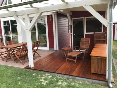 Ein Balkon oder eine Terrasse in der Unterkunft Ferienhaus im Hafendorf