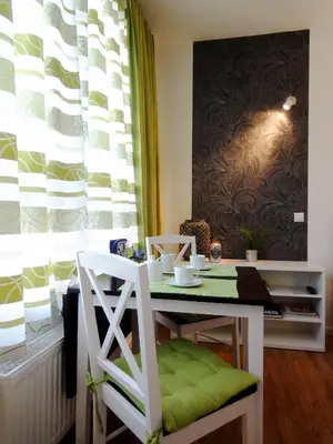 Ein Sitzbereich in der Unterkunft Apartments Rummelsburger Bucht am Ostkreuz