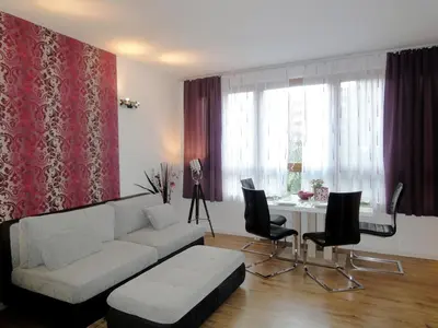 Ein Sitzbereich in der Unterkunft Apartments Rummelsburger Bucht am Ostkreuz