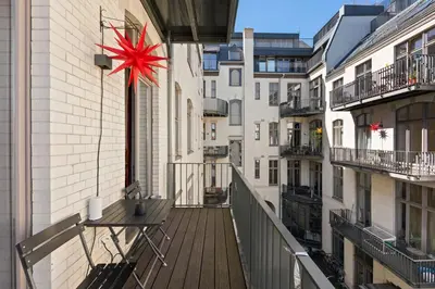 Ein Balkon oder eine Terrasse in der Unterkunft 1,292 sq ft Historic Landmark, Checkpoint Charlie