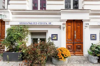Eine Fassade oder ein Eingang zu S37 Room22 Apartment Bergmannkiez