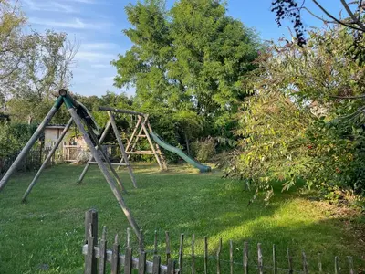 Ein Kinderspielbereich in der Unterkunft Großzügige Ferienwohnung nahe Berlin