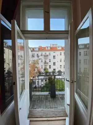 Ein Balkon oder eine Terrasse in der Unterkunft Beautiful Apartment popular area