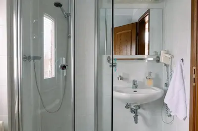 Ein Badezimmer in der Unterkunft Hotel-Restaurant Alt Karow