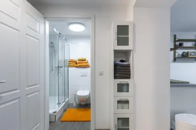 Ein Badezimmer in der Unterkunft S31 - Room 22 Apartment Bergmannstraße Front