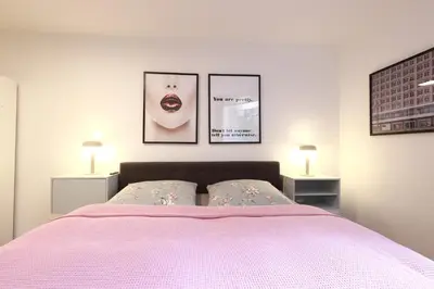 Ein Bett oder Betten in einem Zimmer der Unterkunft S38 - Room 22 Apartment Kreuzberg