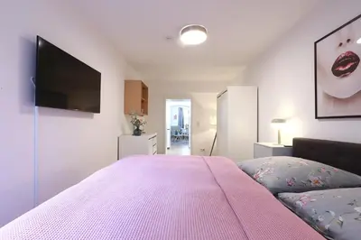 Ein Bett oder Betten in einem Zimmer der Unterkunft S38 - Room 22 Apartment Kreuzberg