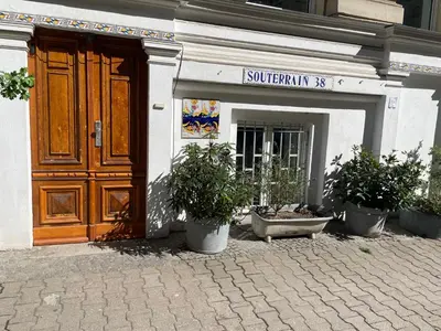 Eine Fassade oder ein Eingang zu S38 - Room 22 Apartment Kreuzberg