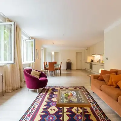 Charming Garden Apartment