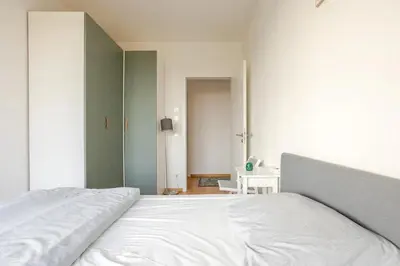 Ein Bett oder Betten in einem Zimmer der Unterkunft HJ 18 by ROCKCHAIR Apartments l SUPERHOST Status l Super Flat, 2 Bedrooms 2 Bathrooms Balcony Elevator welcomes you!