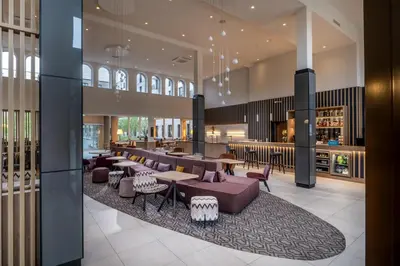 Ein Restaurant oder anderes Speiselokal in der Unterkunft Hampton By Hilton Potsdam Babelsberg