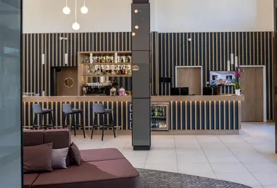 Lounge oder Bar in der Unterkunft Hampton By Hilton Potsdam Babelsberg