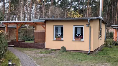 Das Gebäude in dem sich das Ferienhaus befindet