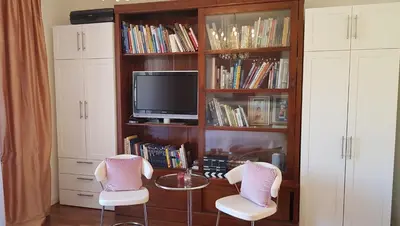 Die Bibliothek in der Pension