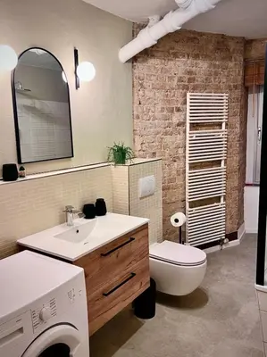 Ein Badezimmer in der Unterkunft Cozy Voyage - Stylish 135m2 for up to 9 people in Kudamm