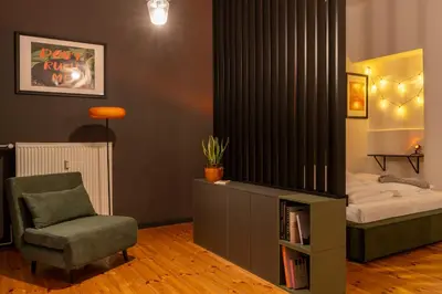 Ein Bett oder Betten in einem Zimmer der Unterkunft Luxury Apartment, Space for 7! Central Location Neukölln & Kreuzberg