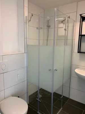 Ein Badezimmer in der Unterkunft Seenland Fewo - 5