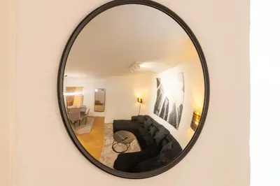 Ein Sitzbereich in der Unterkunft 100qm2, Superior Suite, 7 Beds, Rain Shower